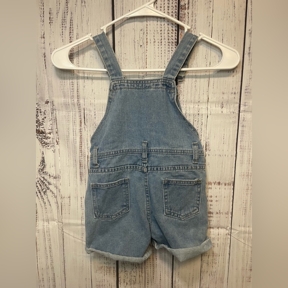 SHEIN Girls Denim Short Overalls 4Y Distressed Blue Jeanβ - Picture 2 of 5